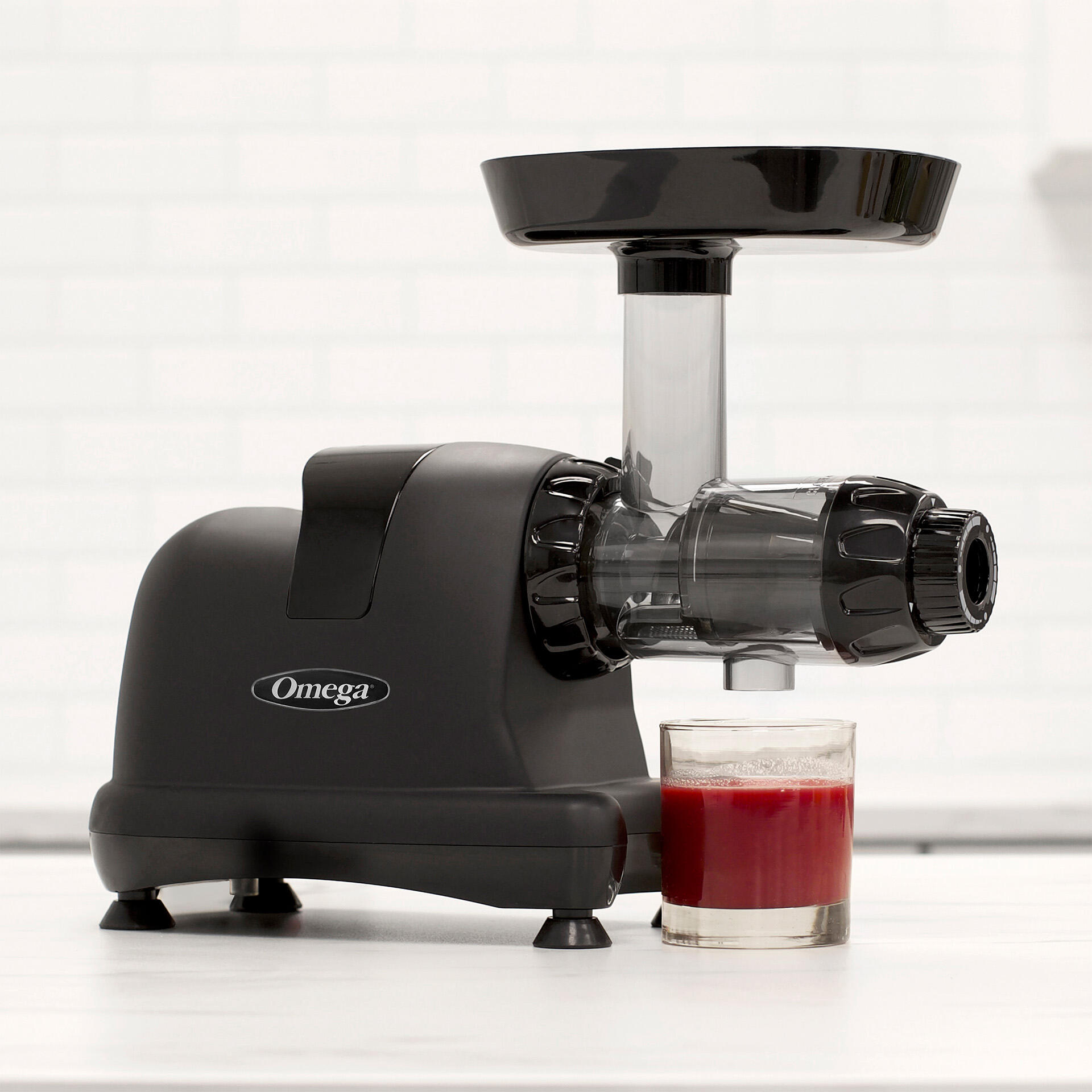 Omega Juicers Horizontal-Entsafter 8227, matt schwarz Omega Juicers Horizontal-Entsafter 8227, matt schwarz