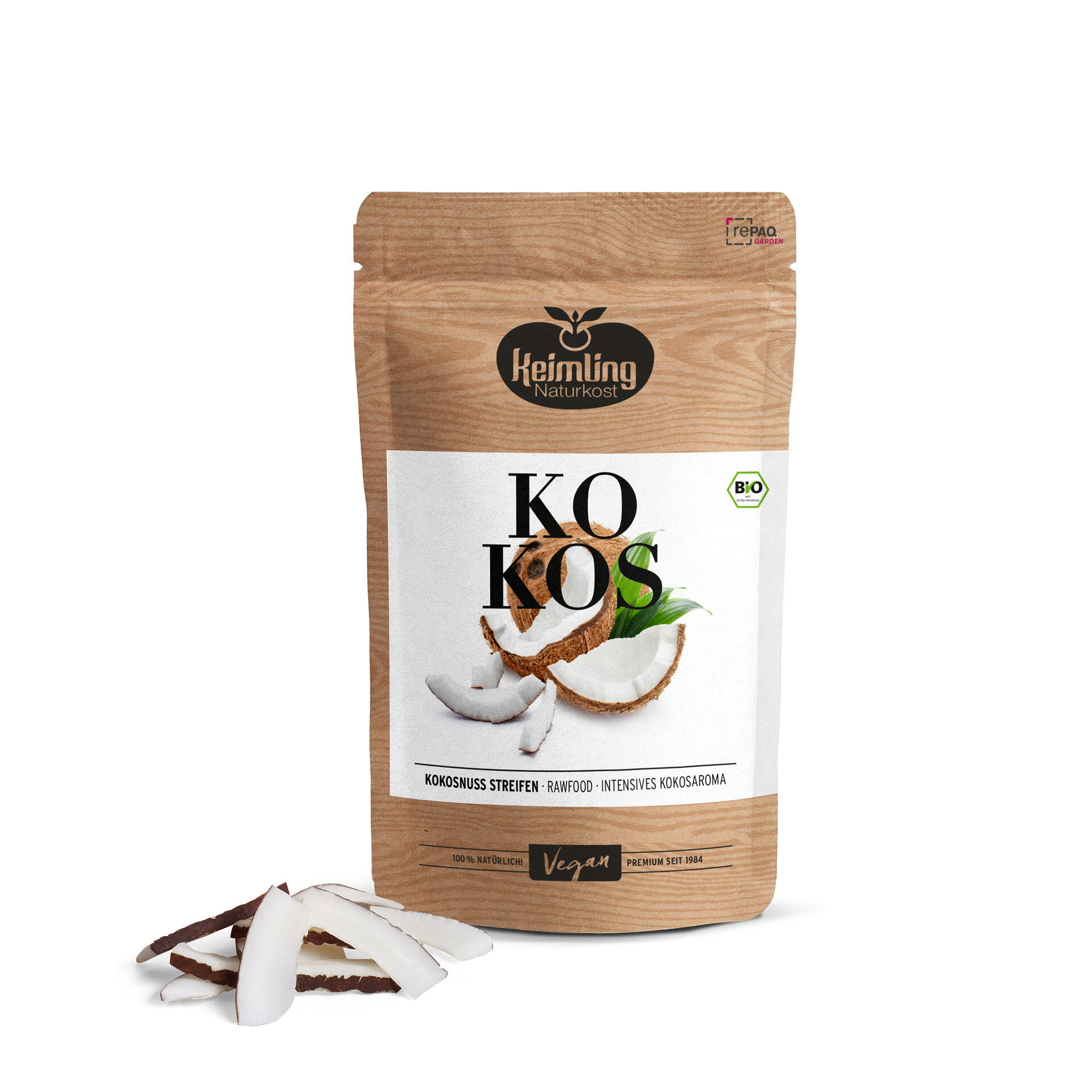 Braunes Verpackungspaket von Keimling Naturkost mit der Aufschrift Kokos und Abbildung von Kokosnussschalen und Streifen. Vorne liegen einige Kokosnuss-Streifen.