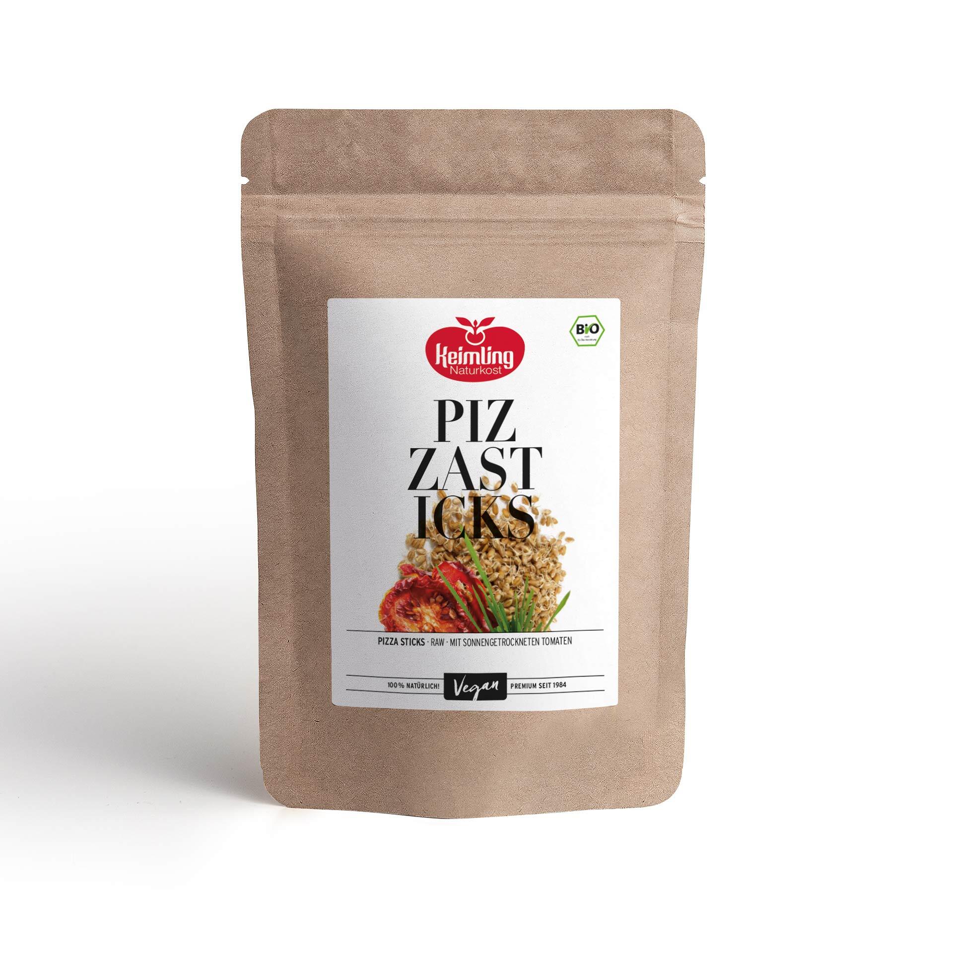 Pizza Sticks Braunes, wiederverschließbares Verpackungspaket mit weißem Etikett. Darauf steht Keimling Naturkost Pizza Sticks mit Abbildung von Pizza Sticks, getrockneten Tomaten und Kräutern. Bio- und Vegan-Labels sind sichtbar.