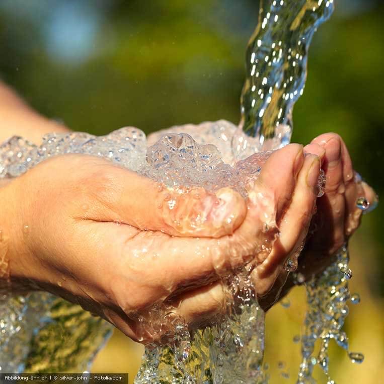 natuerliches Wasser natuerliches Wasser