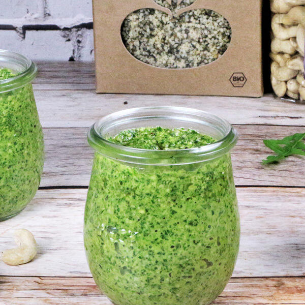 Rucola-Hanf-Petersilien Pesto