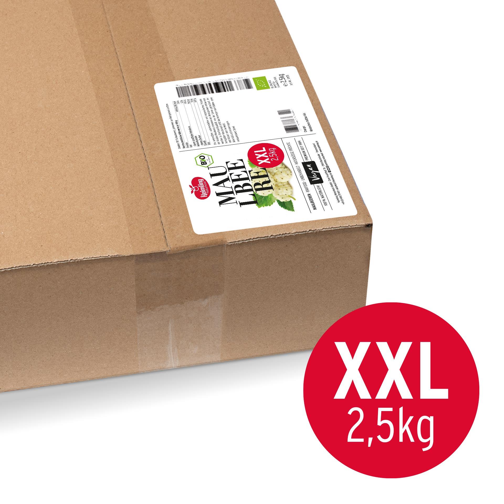 Maulbeeren 2.5 kg Eine braune Verpackung mit einem weißen Etikett. Das Etikett zeigt die Marke Herzfrucht und den Schriftzug Maulbeere XXL 2,5 kg. Ein roter Kreis mit weißer Schrift XXL 2,5 kg ist neben der Verpackung zu sehen.
